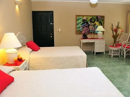 Hotel Coco Plaza 라스테레나스
