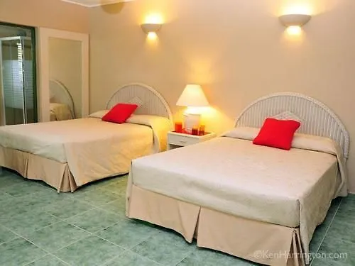 Hotel Coco Plaza 라스테레나스 3*,